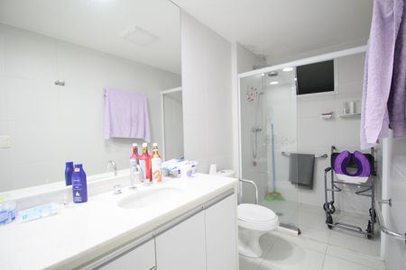 Apartamento à venda com 168m², 2 quartos e 2 vagasBanheiro Suíte 