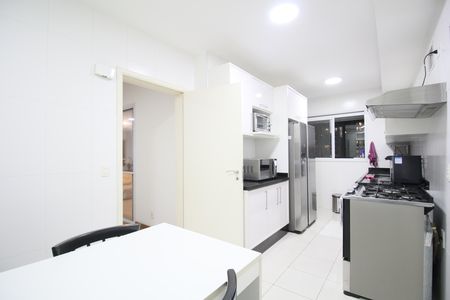 Cozinha de apartamento para alugar com 2 quartos, 168m² em Vila Andrade, São Paulo