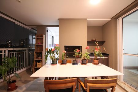 Apartamento à venda com 168m², 2 quartos e 2 vagasVaranda da Sala