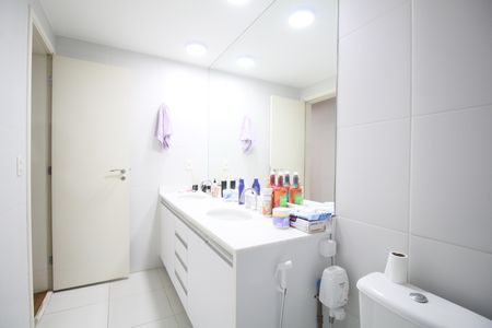 Apartamento à venda com 168m², 2 quartos e 2 vagasBanheiro Suíte 