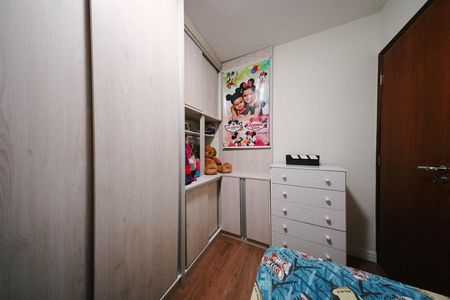 Casa à venda com 3 quartos, 200m² em Jardim Eliane, São Paulo