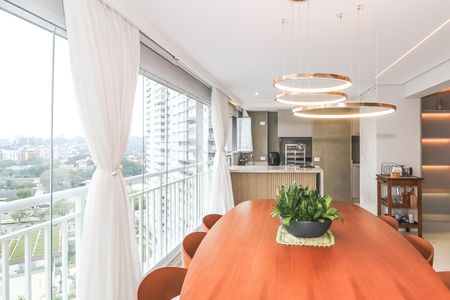 Apartamento à venda com 127m², 2 quartos e 2 vagas Apartamento à venda com 127m², 2 quartos e 2 vagasVaranda