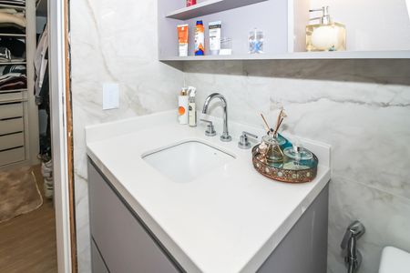 Apartamento à venda com 127m², 2 quartos e 2 vagas Apartamento à venda com 127m², 2 quartos e 2 vagasBanheiro da Suíte 1