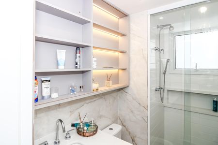 Apartamento à venda com 127m², 2 quartos e 2 vagas Apartamento à venda com 127m², 2 quartos e 2 vagasBanheiro da Suíte 1