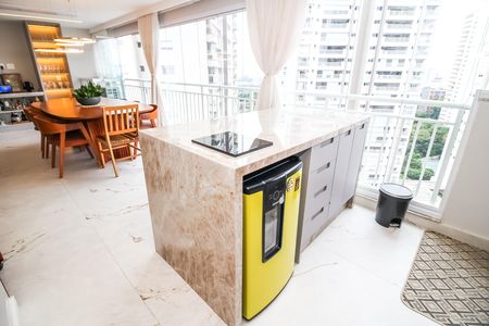Apartamento à venda com 127m², 2 quartos e 2 vagas Apartamento à venda com 127m², 2 quartos e 2 vagasVaranda