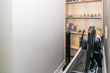 Apartamento à venda com 127m², 2 quartos e 2 vagas Apartamento à venda com 127m², 2 quartos e 2 vagasEscritório
