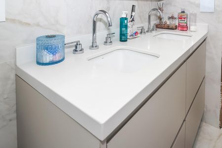 Apartamento à venda com 127m², 2 quartos e 2 vagas Apartamento à venda com 127m², 2 quartos e 2 vagasBanheiro 2 da Suíte 1