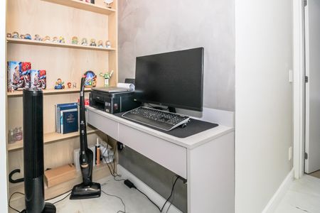 Apartamento à venda com 127m², 2 quartos e 2 vagas Apartamento à venda com 127m², 2 quartos e 2 vagasEscritório