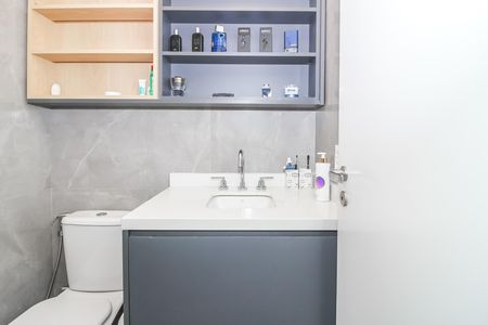 Apartamento à venda com 127m², 2 quartos e 2 vagas Apartamento à venda com 127m², 2 quartos e 2 vagasBanheiro da Suíte 2