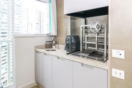 Apartamento à venda com 127m², 2 quartos e 2 vagas Apartamento à venda com 127m², 2 quartos e 2 vagasVaranda