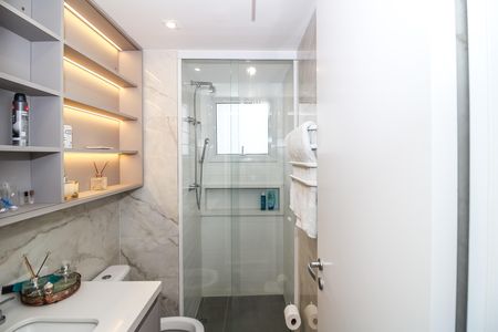Apartamento à venda com 127m², 2 quartos e 2 vagas Apartamento à venda com 127m², 2 quartos e 2 vagasBanheiro da Suíte 1