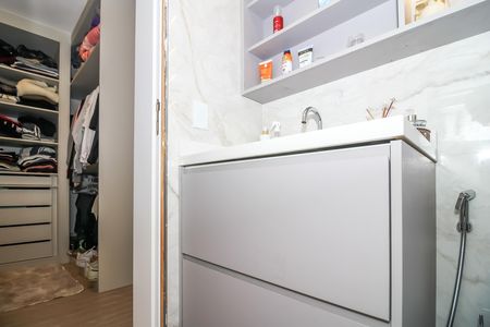 Apartamento à venda com 127m², 2 quartos e 2 vagas Apartamento à venda com 127m², 2 quartos e 2 vagasBanheiro da Suíte 1