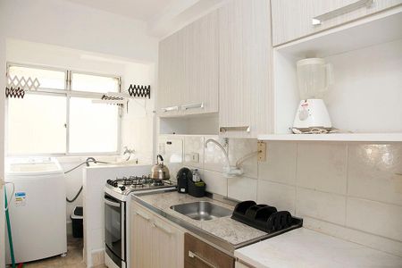 Cozinha + Área de Serviço de kitnet/studio para alugar com 1 quarto, 40m² em Santana, Porto Alegre