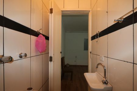 Casa para alugar com 210m², 3 quartos e 3 vagas Casa para alugar com 210m², 3 quartos e 3 vagasBanheiro da Suíte
