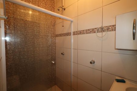 Banheiro da Área de Serviço de casa para alugar com 3 quartos, 210m² em Conjunto Residencial Sanko, Diadema
