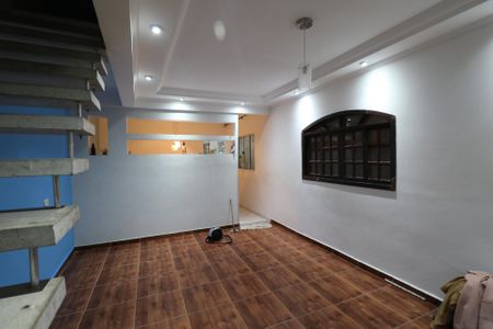 Casa para alugar com 210m², 3 quartos e 3 vagas Casa para alugar com 210m², 3 quartos e 3 vagasSala