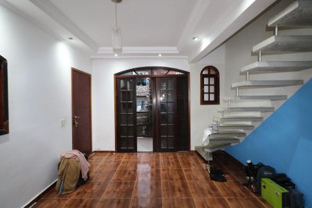 Casa para alugar com 210m², 3 quartos e 3 vagas Casa para alugar com 210m², 3 quartos e 3 vagasSala