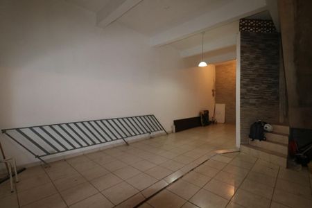 Garagem de casa para alugar com 3 quartos, 210m² em Conjunto Residencial Sanko, Diadema