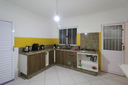 Casa para alugar com 210m², 3 quartos e 3 vagas Casa para alugar com 210m², 3 quartos e 3 vagasCozinha