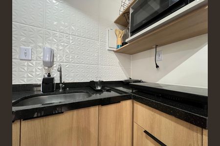 Cozinha - Armários de kitnet/studio para alugar com 1 quarto, 25m² em São Mateus, Juiz de Fora