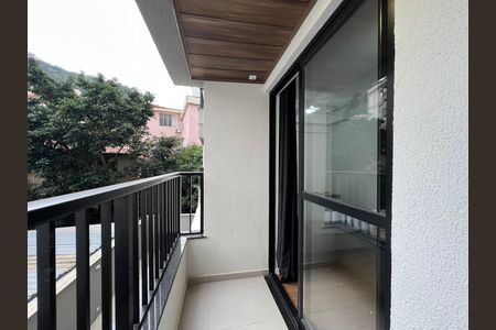 Varanda de kitnet/studio para alugar com 1 quarto, 25m² em São Mateus, Juiz de Fora