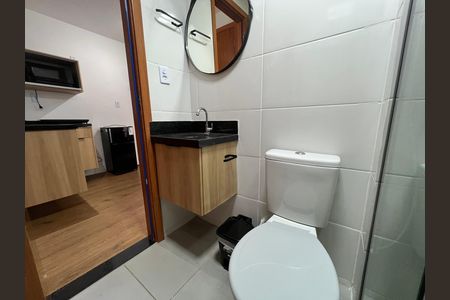 Banheiro de kitnet/studio para alugar com 1 quarto, 25m² em São Mateus, Juiz de Fora