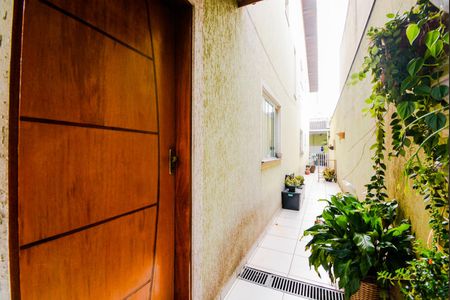 Corredor Lateral de casa à venda com 5 quartos, 168m² em Jardim Santa Mena, Guarulhos