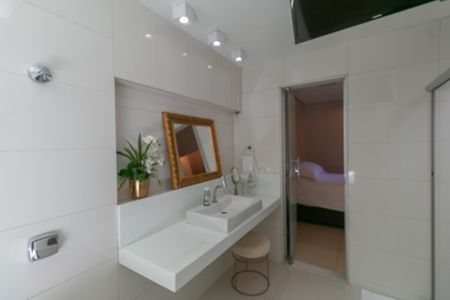 Casa à venda com 3 quartos, 200m² em Planalto, Belo Horizonte