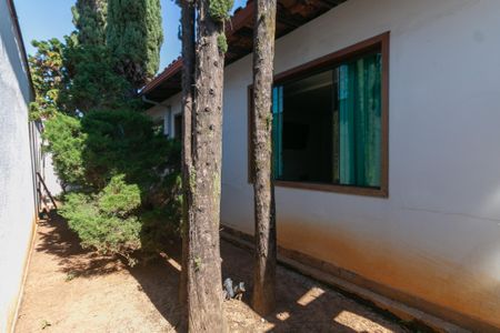 Casa à venda com 3 quartos, 200m² em Planalto, Belo Horizonte