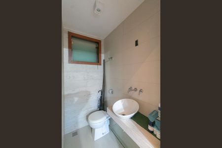 Casa à venda com 3 quartos, 200m² em Planalto, Belo Horizonte