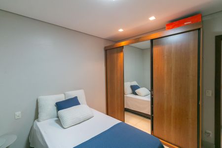 Casa à venda com 3 quartos, 200m² em Planalto, Belo Horizonte