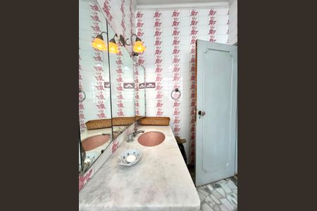Casa à venda com 301m², 4 quartos e 4 vagasBanheiro da Suíte 3