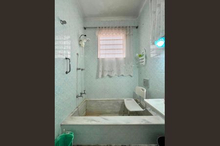 Casa à venda com 301m², 4 quartos e 4 vagas Casa à venda com 301m², 4 quartos e 4 vagasBanheiro da Suíte 1