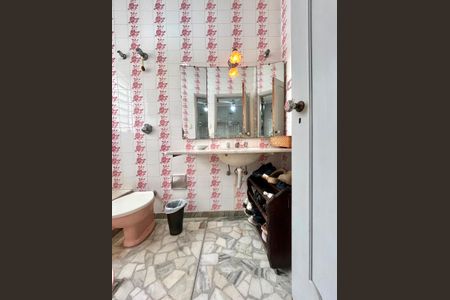 Casa à venda com 301m², 4 quartos e 4 vagas Casa à venda com 301m², 4 quartos e 4 vagasBanheiro da Suíte 3