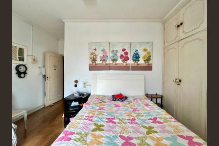 Casa à venda com 301m², 4 quartos e 4 vagas Casa à venda com 301m², 4 quartos e 4 vagasSuíte 2
