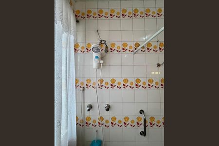 Casa à venda com 301m², 4 quartos e 4 vagas Casa à venda com 301m², 4 quartos e 4 vagasBanheiro da Suíte 2