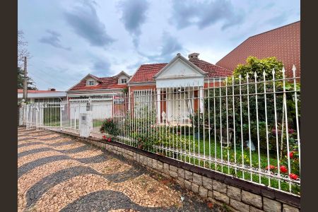 Casa à venda com 301m², 4 quartos e 4 vagasFachada