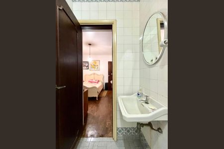 Casa à venda com 301m², 4 quartos e 4 vagasBanheiro da Suíte 4