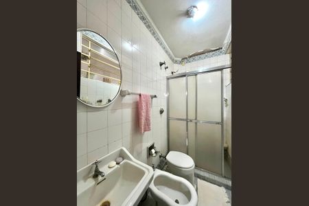 Casa à venda com 301m², 4 quartos e 4 vagas Casa à venda com 301m², 4 quartos e 4 vagasBanheiro da Suíte 4