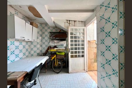 Casa à venda com 301m², 4 quartos e 4 vagas Casa à venda com 301m², 4 quartos e 4 vagasÁrea de Serviço
