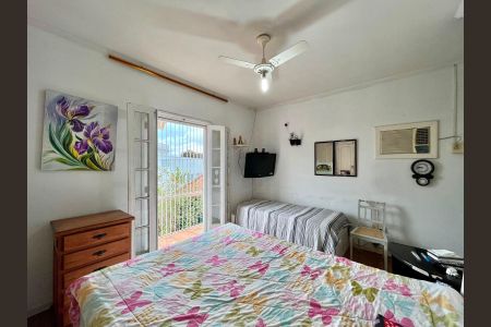 Casa à venda com 301m², 4 quartos e 4 vagasSuíte 2