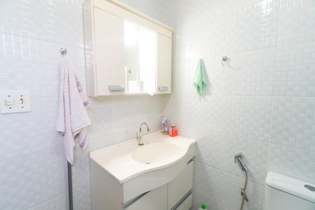 Apartamento à venda com 56m², 2 quartos e 1 vaga Apartamento à venda com 56m², 2 quartos e 1 vagaBanheiro