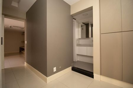 Apartamento para alugar com 145m², 3 quartos e 2 vagasCorredor
