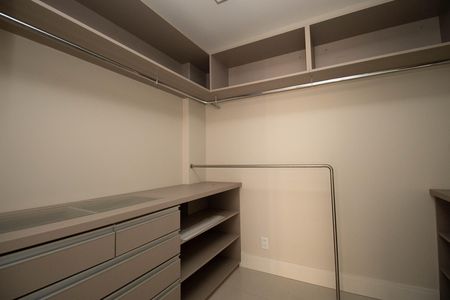 Apartamento para alugar com 145m², 3 quartos e 2 vagasCloset da Suíte