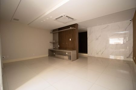 Apartamento para alugar com 145m², 3 quartos e 2 vagasSala