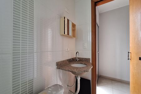 Banheiro da Suíte de apartamento para alugar com 2 quartos, 48m² em Vila Camilópolis, Santo André