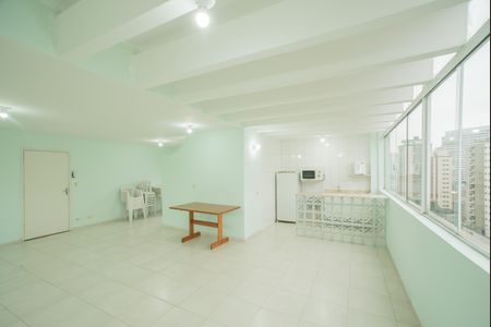 Apartamento para alugar com 31m², 1 quarto e sem vagaÁrea comum - Salão de festas