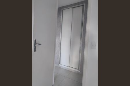 Corredor de apartamento à venda com 2 quartos, 54m² em Jardim do Líbano, Barueri