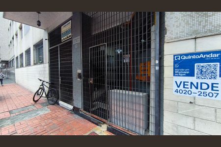Apartamento à venda com 36m², 1 quarto e sem vaga Apartamento à venda com 36m², 1 quarto e sem vagaFachada + plaquinha
