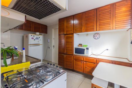 Cozinha de apartamento para alugar com 3 quartos, 142m² em Pinheiros, São Paulo